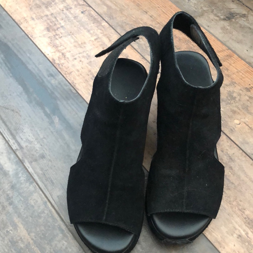 Cute wedges-suede